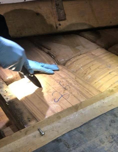 LO CAPTURAN CON CON 400 KILOS DE DROGA